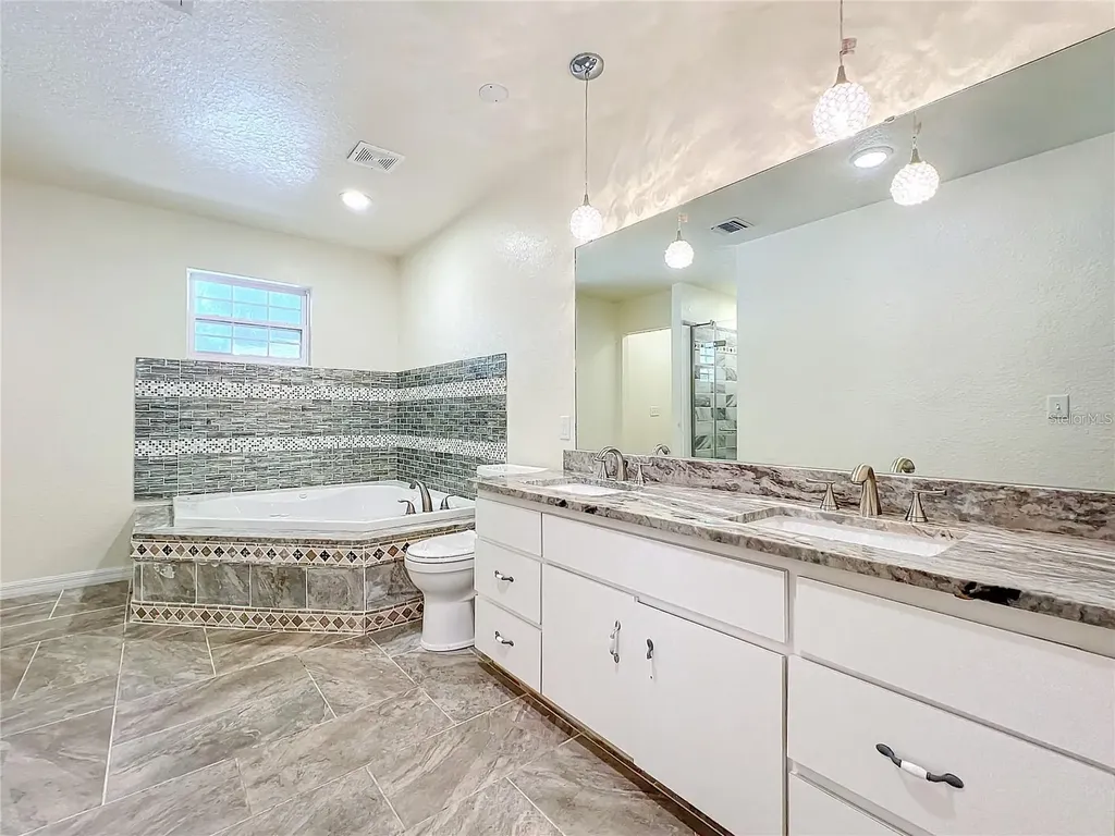 25 E Chesley Avenue Eustis FL 32726