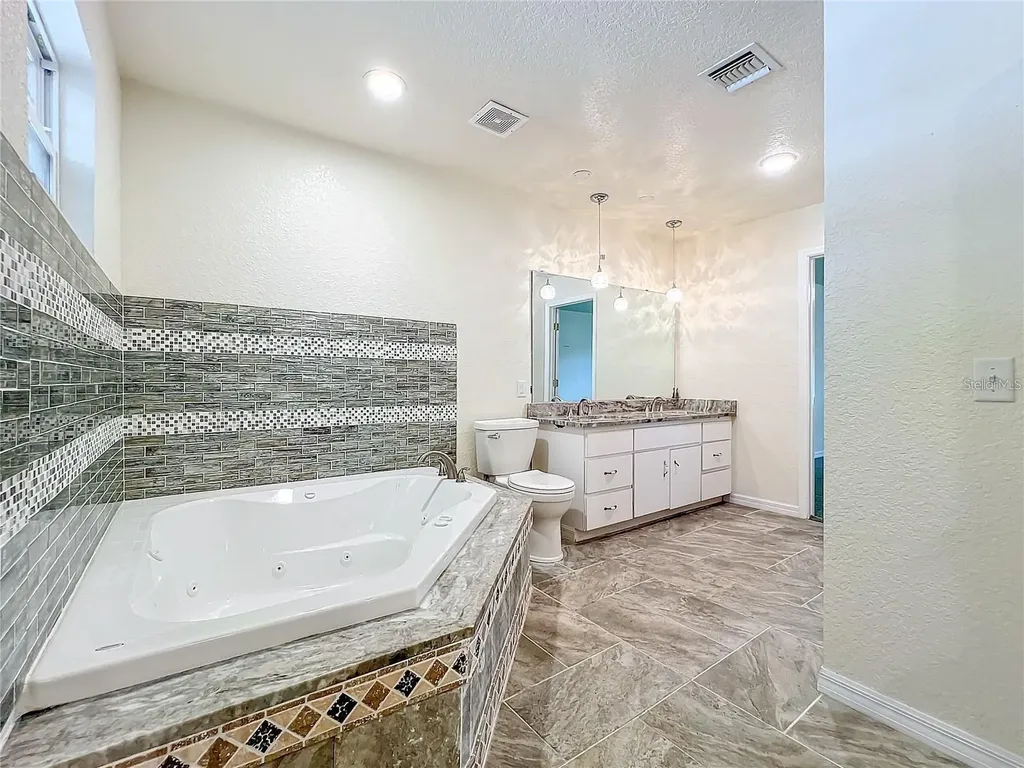 25 E Chesley Avenue Eustis FL 32726