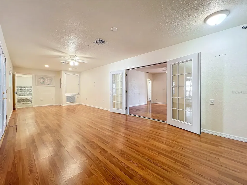 25 E Chesley Avenue Eustis FL 32726