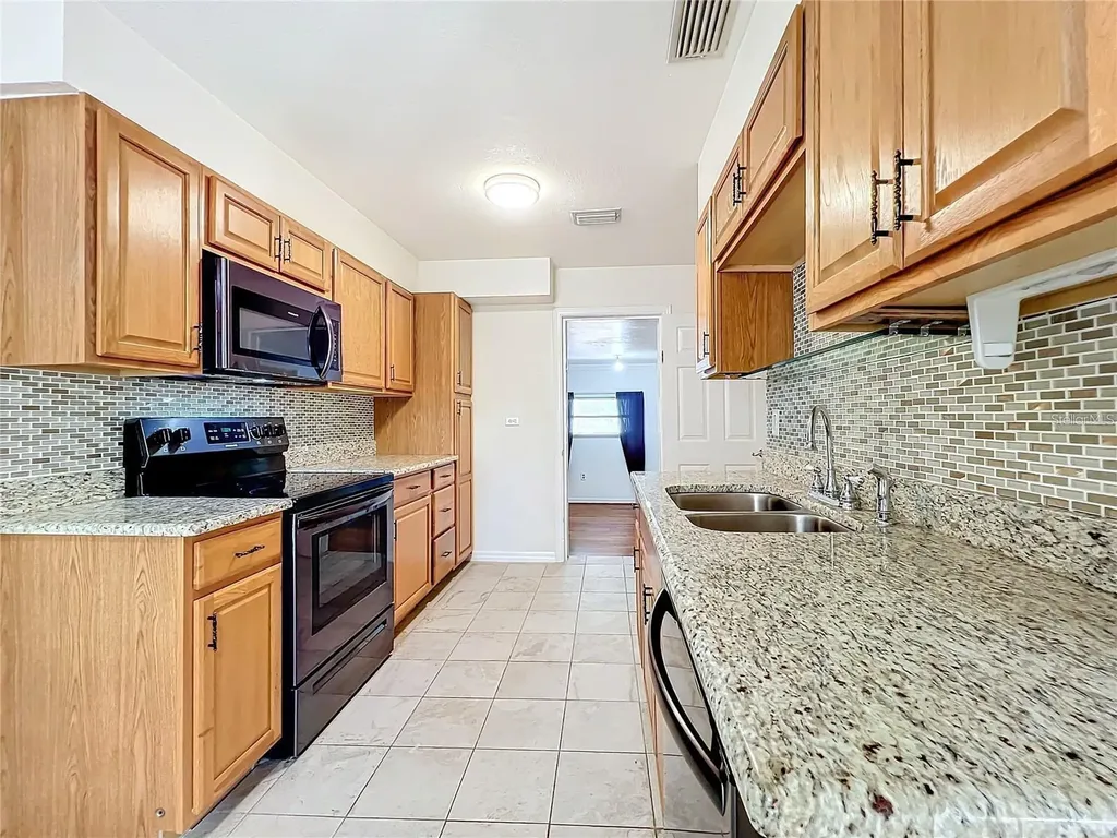 25 E Chesley Avenue Eustis FL 32726