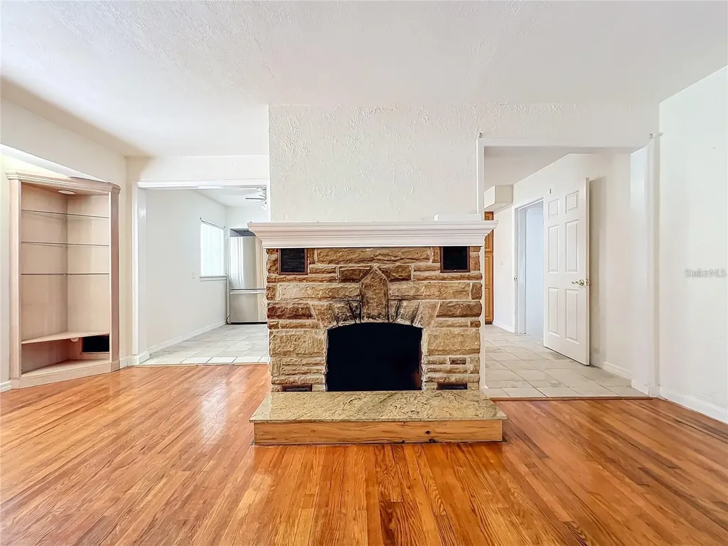 25 E Chesley Avenue Eustis FL 32726