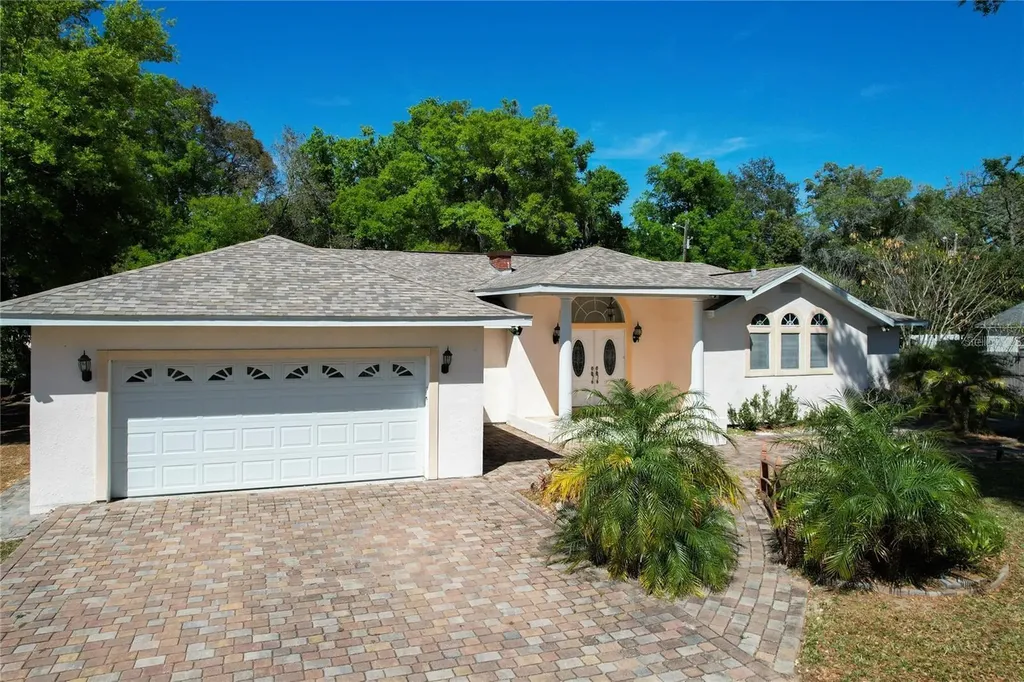 25 E Chesley Avenue Eustis FL 32726