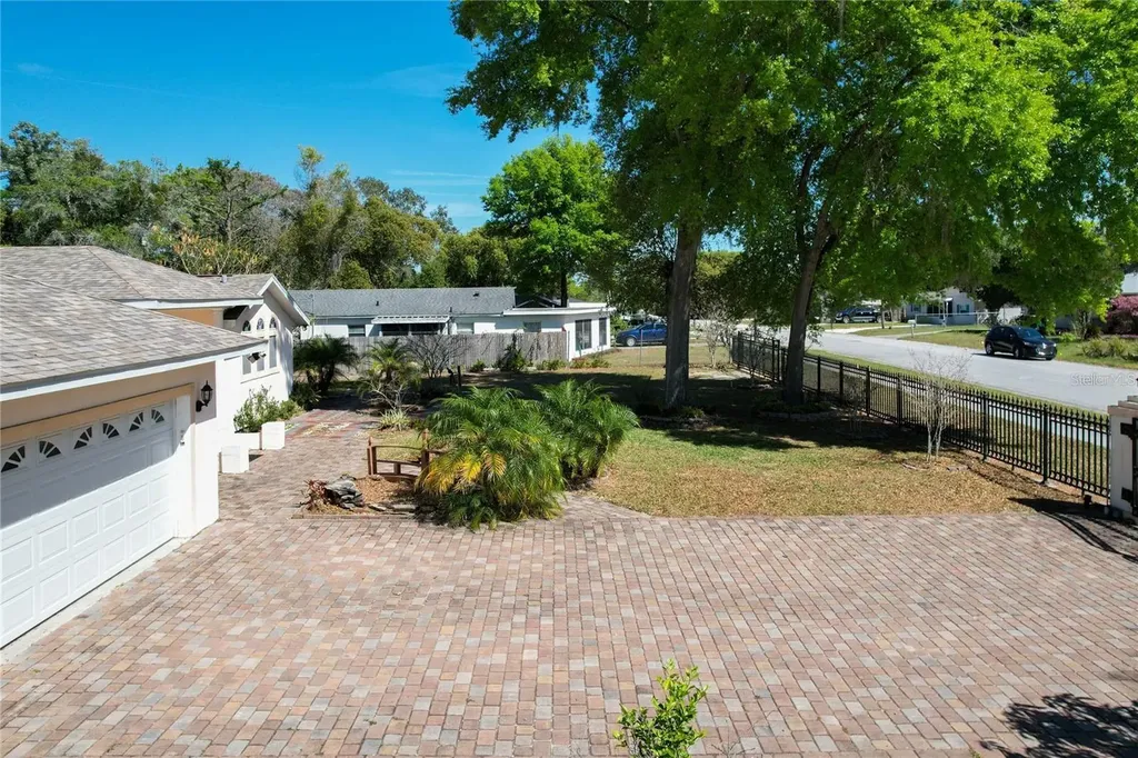 25 E Chesley Avenue Eustis FL 32726