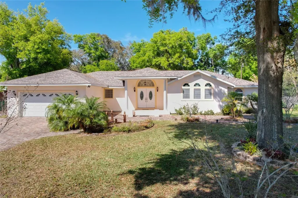 25 E Chesley Avenue Eustis FL 32726
