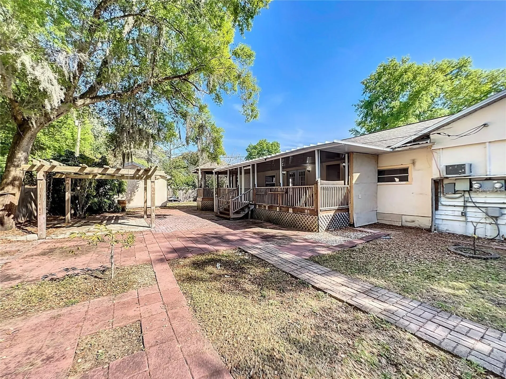 25 E Chesley Avenue Eustis FL 32726