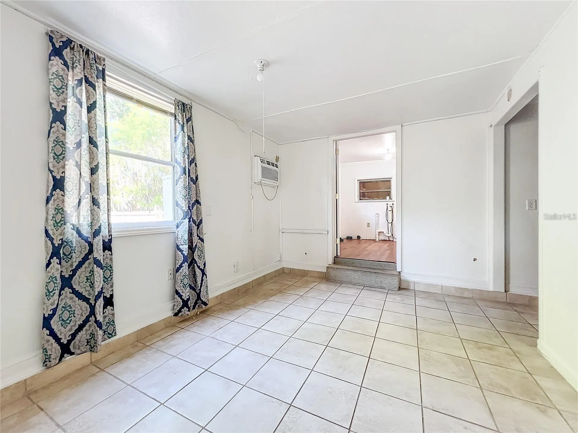 25 E Chesley Avenue Eustis FL 32726