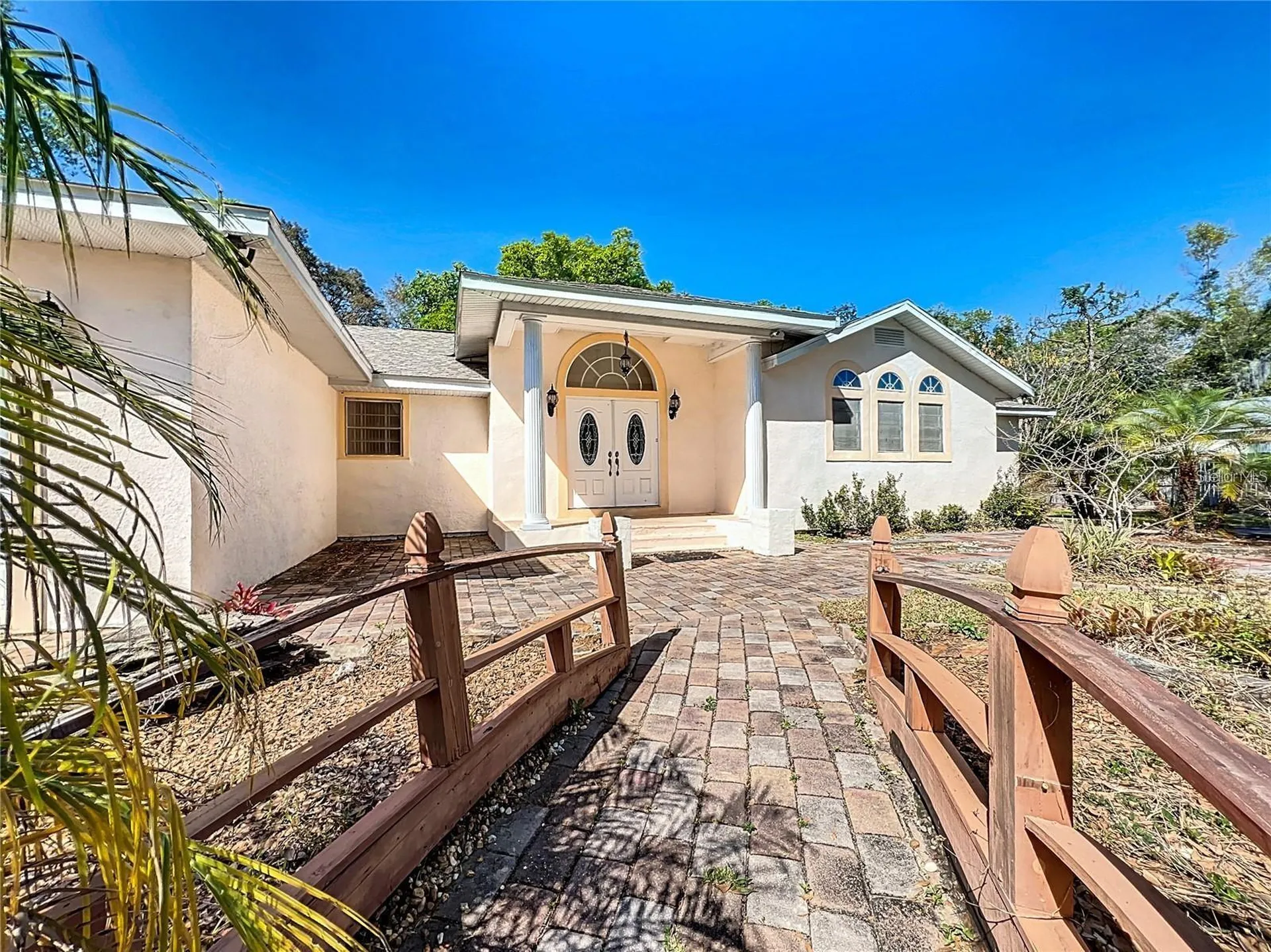 25 E Chesley Avenue Eustis FL 32726