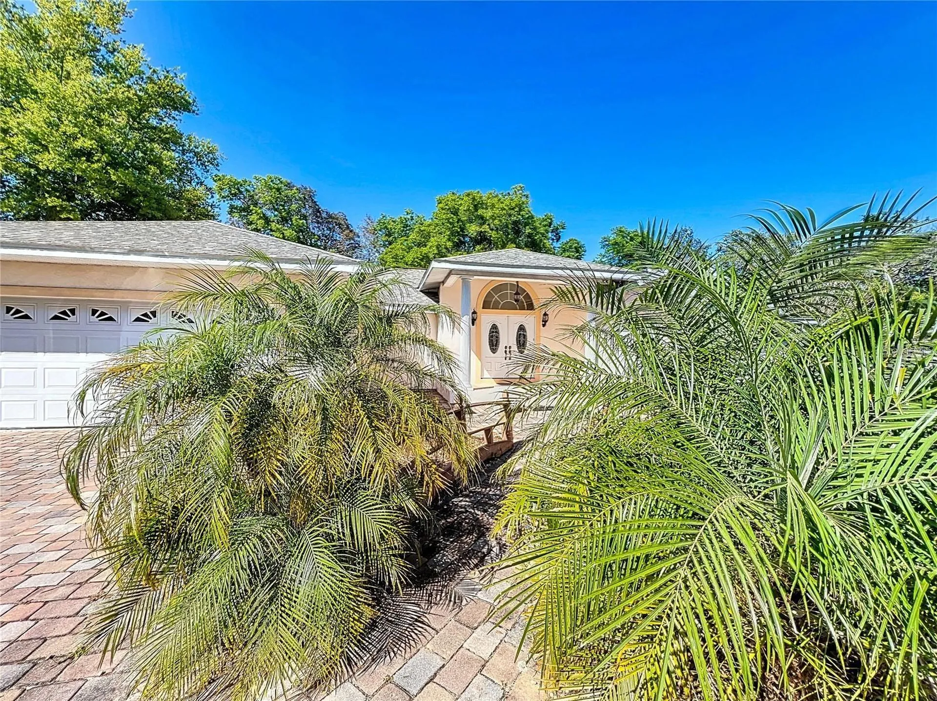 25 E Chesley Avenue Eustis FL 32726