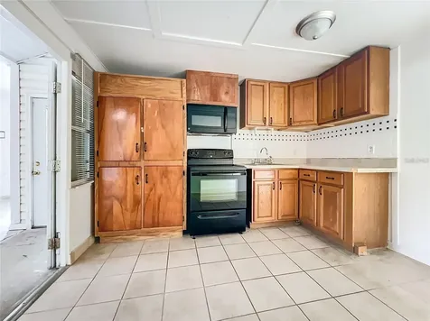 25 E Chesley Avenue Eustis FL 32726