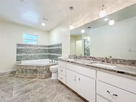 25 E Chesley Avenue Eustis FL 32726