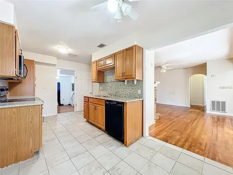 25 E Chesley Avenue Eustis FL 32726