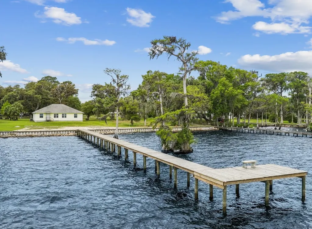 102 Sandra Lane Crescent City FL 32112