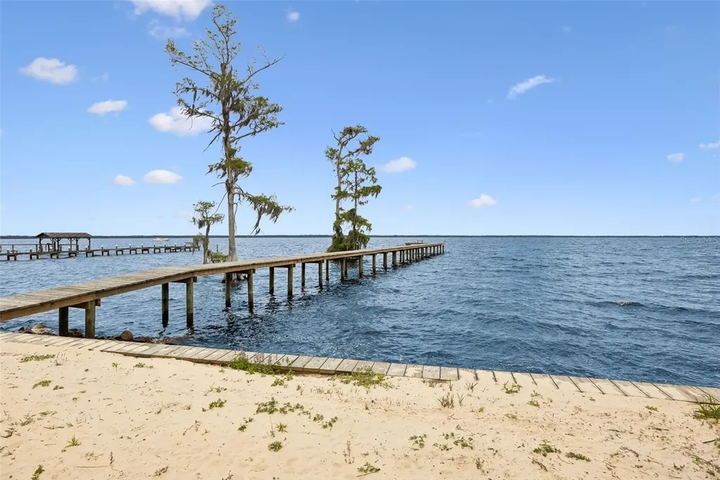 102 Sandra Lane Crescent City FL 32112