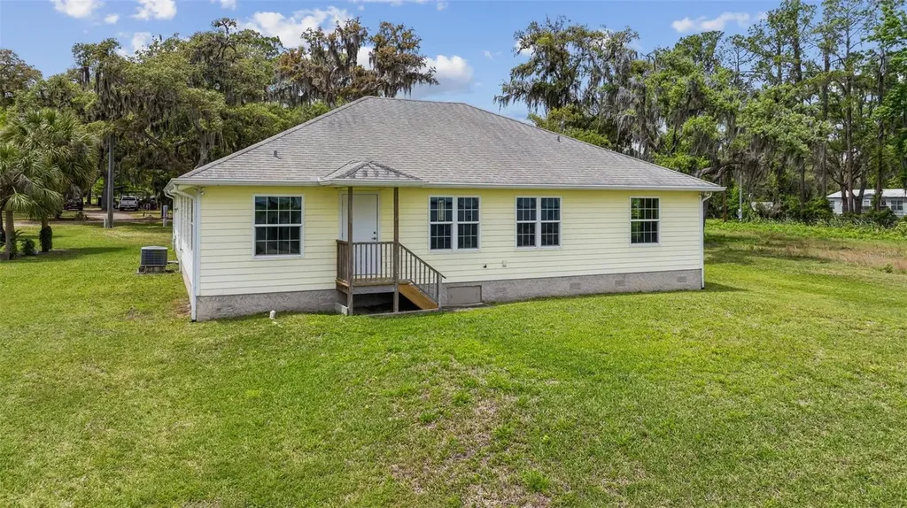 102 Sandra Lane Crescent City FL 32112