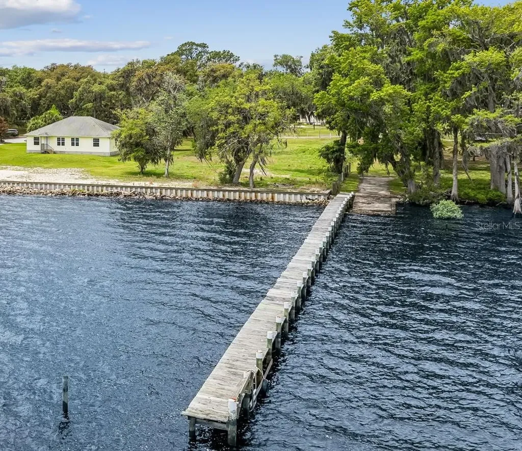 102 Sandra Lane Crescent City FL 32112