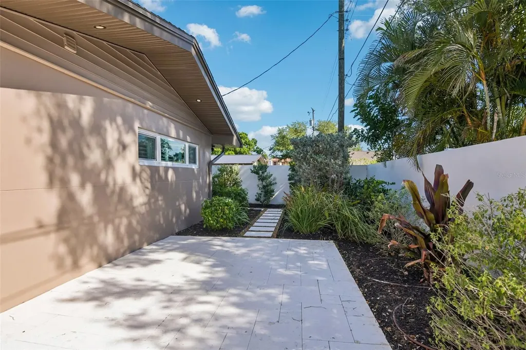 861 Rafael Boulevard NE St Petersburg FL 33704