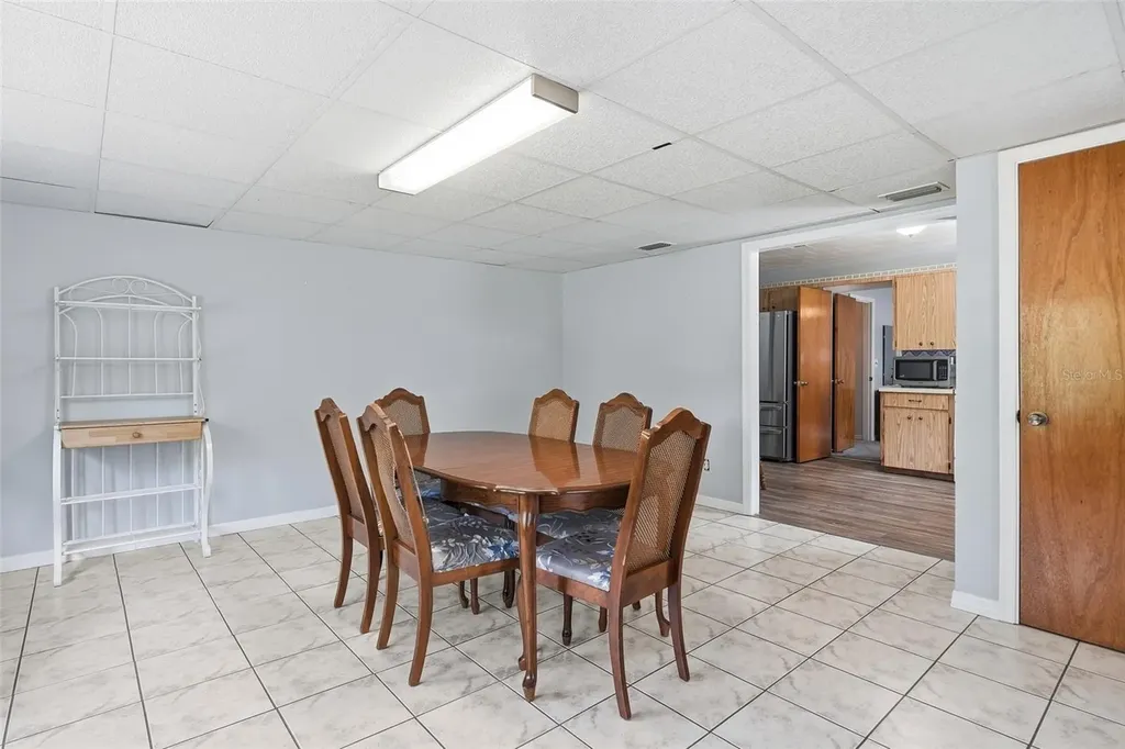 1289 Cr 436 Lake Panasoffkee FL 33538