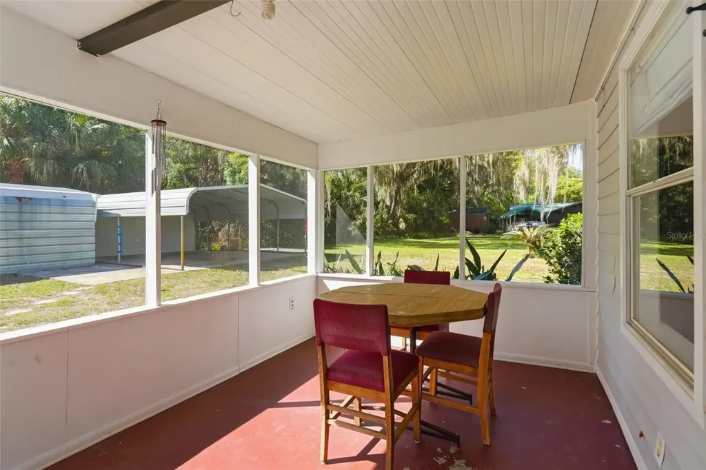 1289 Cr 436 Lake Panasoffkee FL 33538