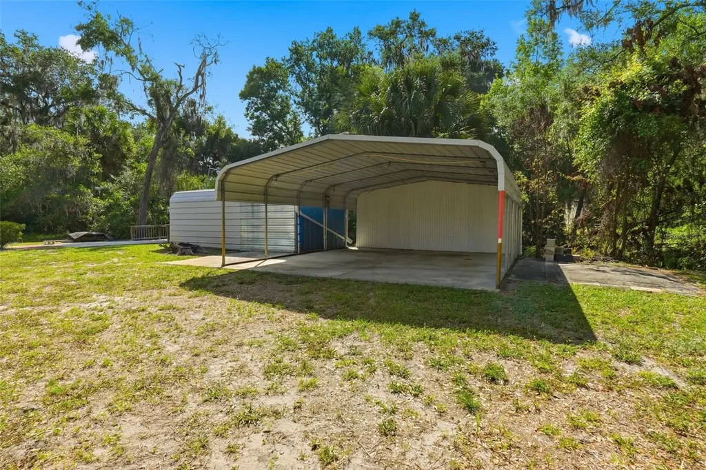 1289 Cr 436 Lake Panasoffkee FL 33538