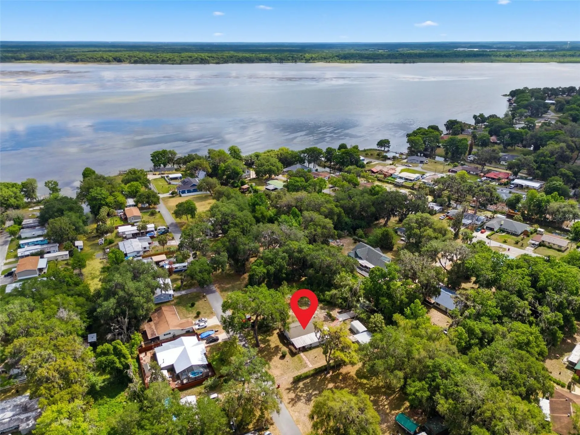1289 Cr 436 Lake Panasoffkee FL 33538