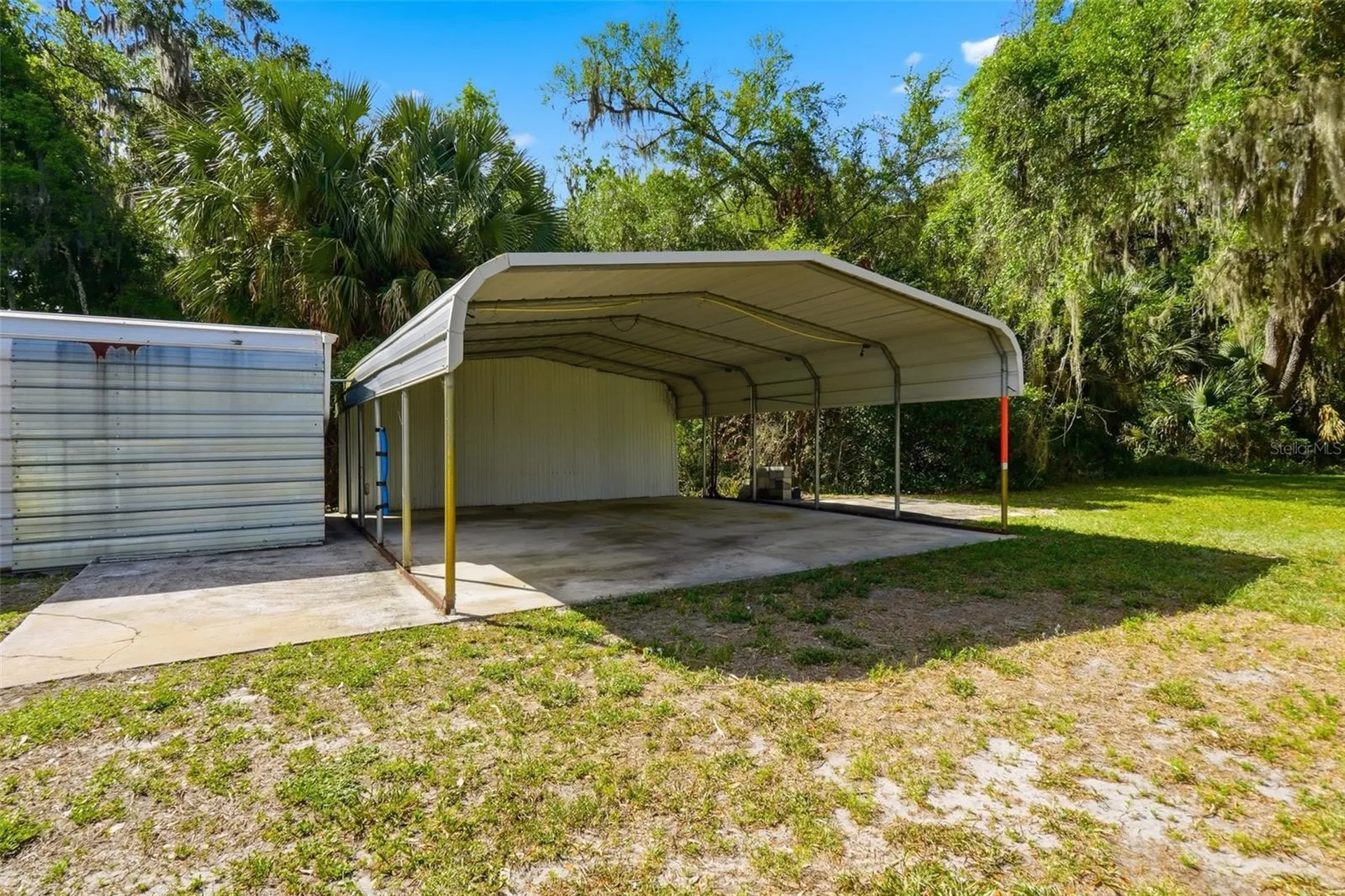 1289 Cr 436 Lake Panasoffkee FL 33538