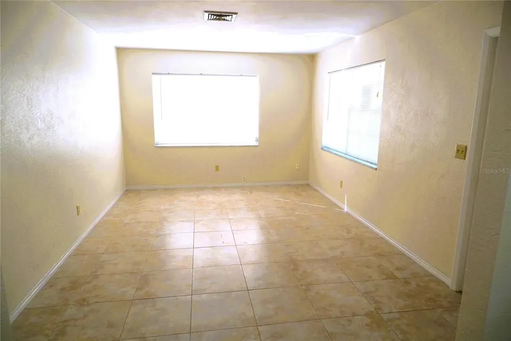 8056 30th Avenue N St Petersburg FL 33710
