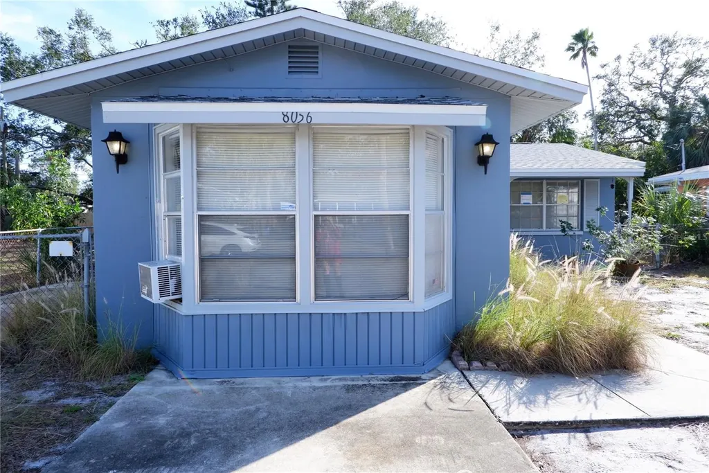 8056 30th Avenue N St Petersburg FL 33710