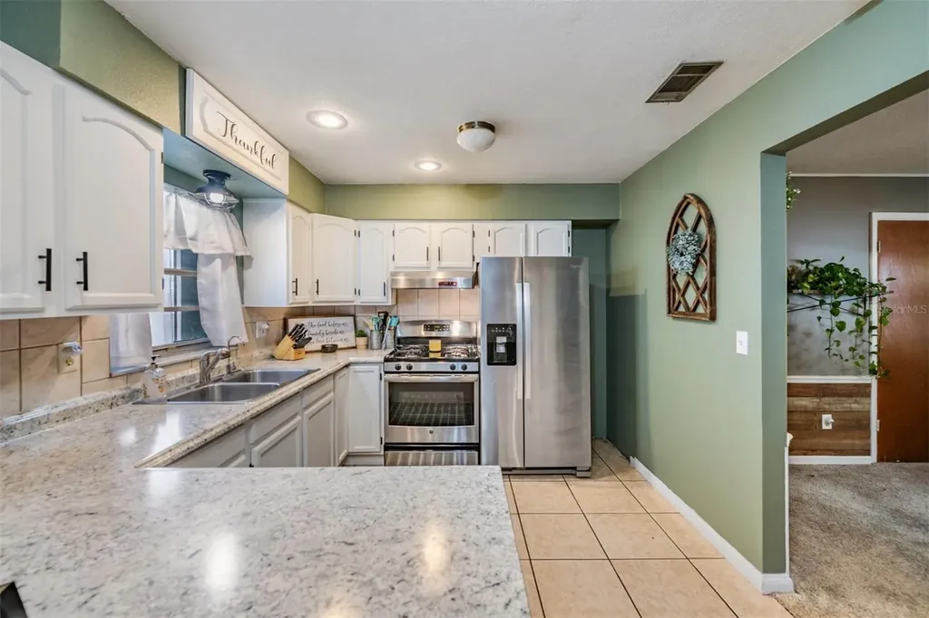 39048 Blue Jay Avenue Zephyrhills FL 33542