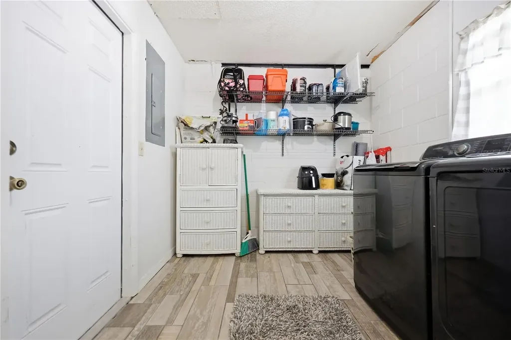 786 E Warren Avenue Longwood FL 32750