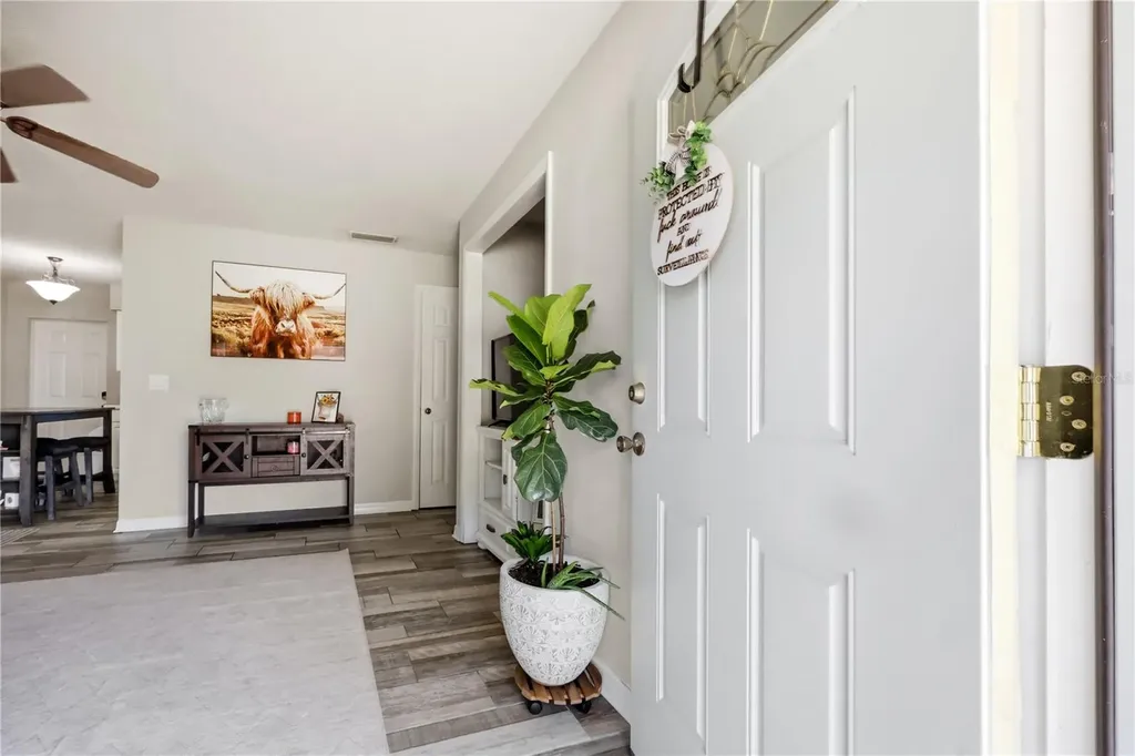 786 E Warren Avenue Longwood FL 32750