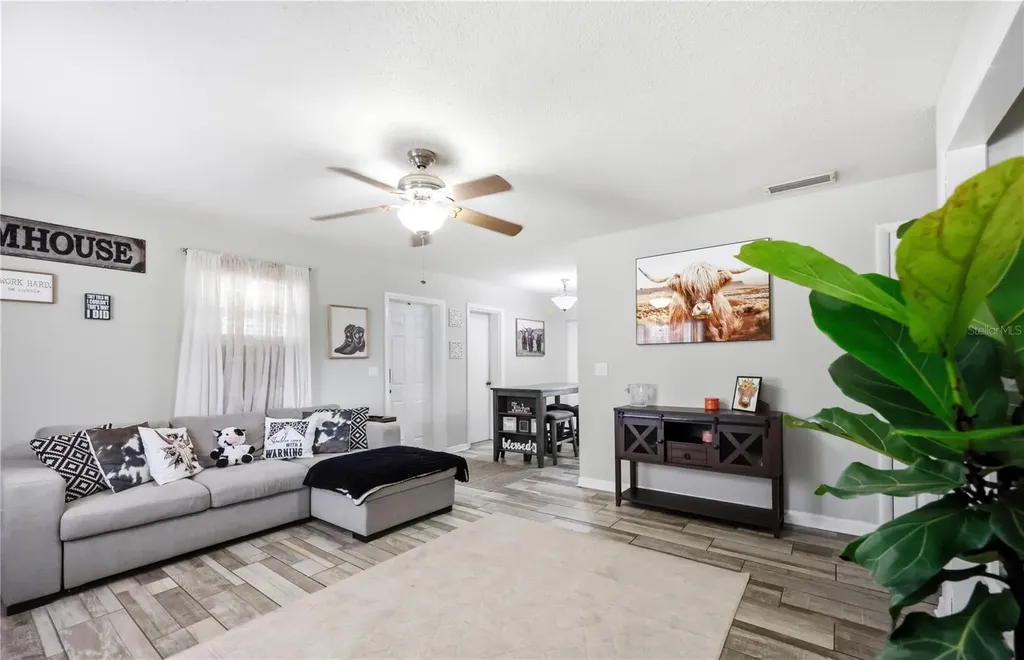 786 E Warren Avenue Longwood FL 32750
