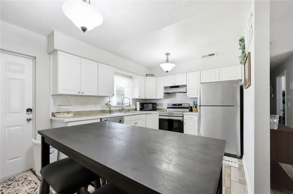 786 E Warren Avenue Longwood FL 32750