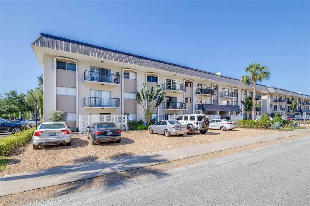 4606 W Gray Street Tampa FL 33609