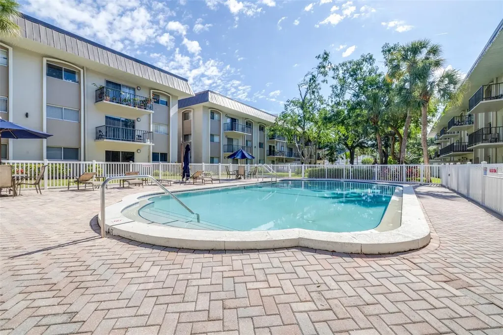 4606 W Gray Street Tampa FL 33609