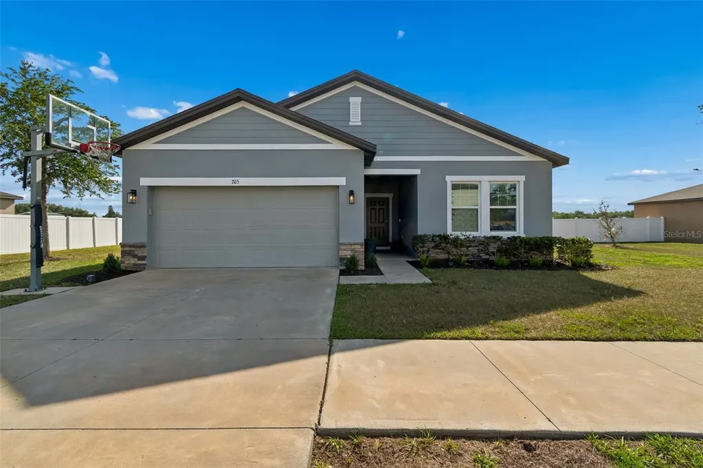 705 Garden Oaks Square Seffner FL 33584