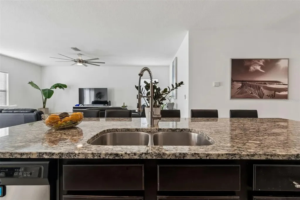705 Garden Oaks Square Seffner FL 33584