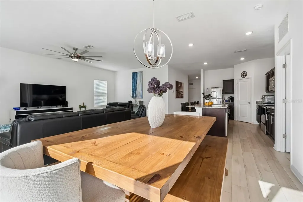 705 Garden Oaks Square Seffner FL 33584