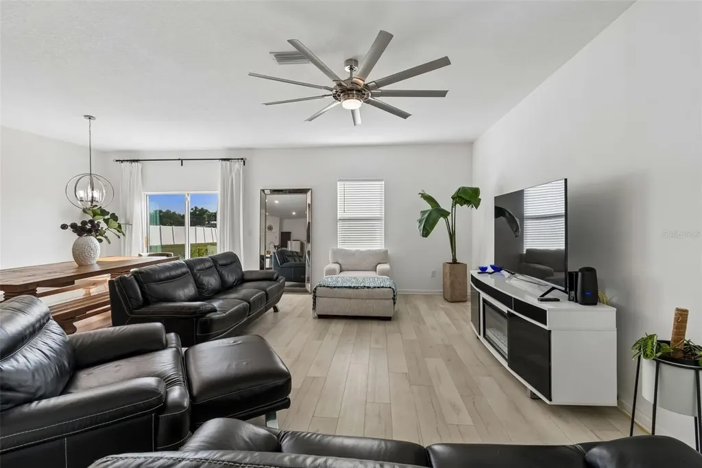 705 Garden Oaks Square Seffner FL 33584