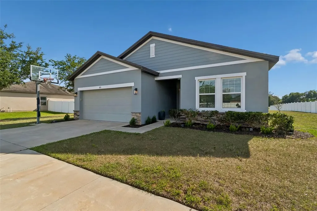 705 Garden Oaks Square Seffner FL 33584