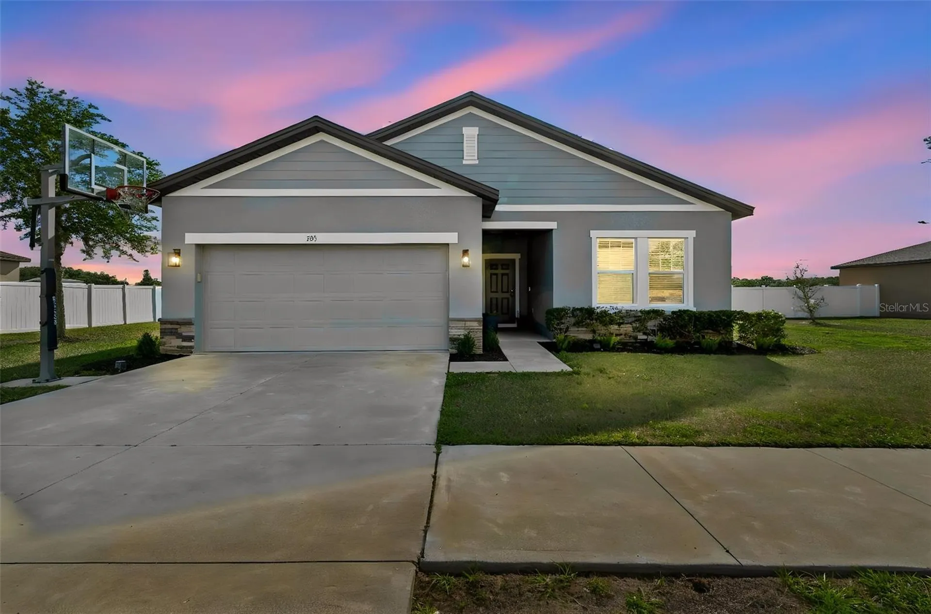 705 Garden Oaks Square Seffner FL 33584