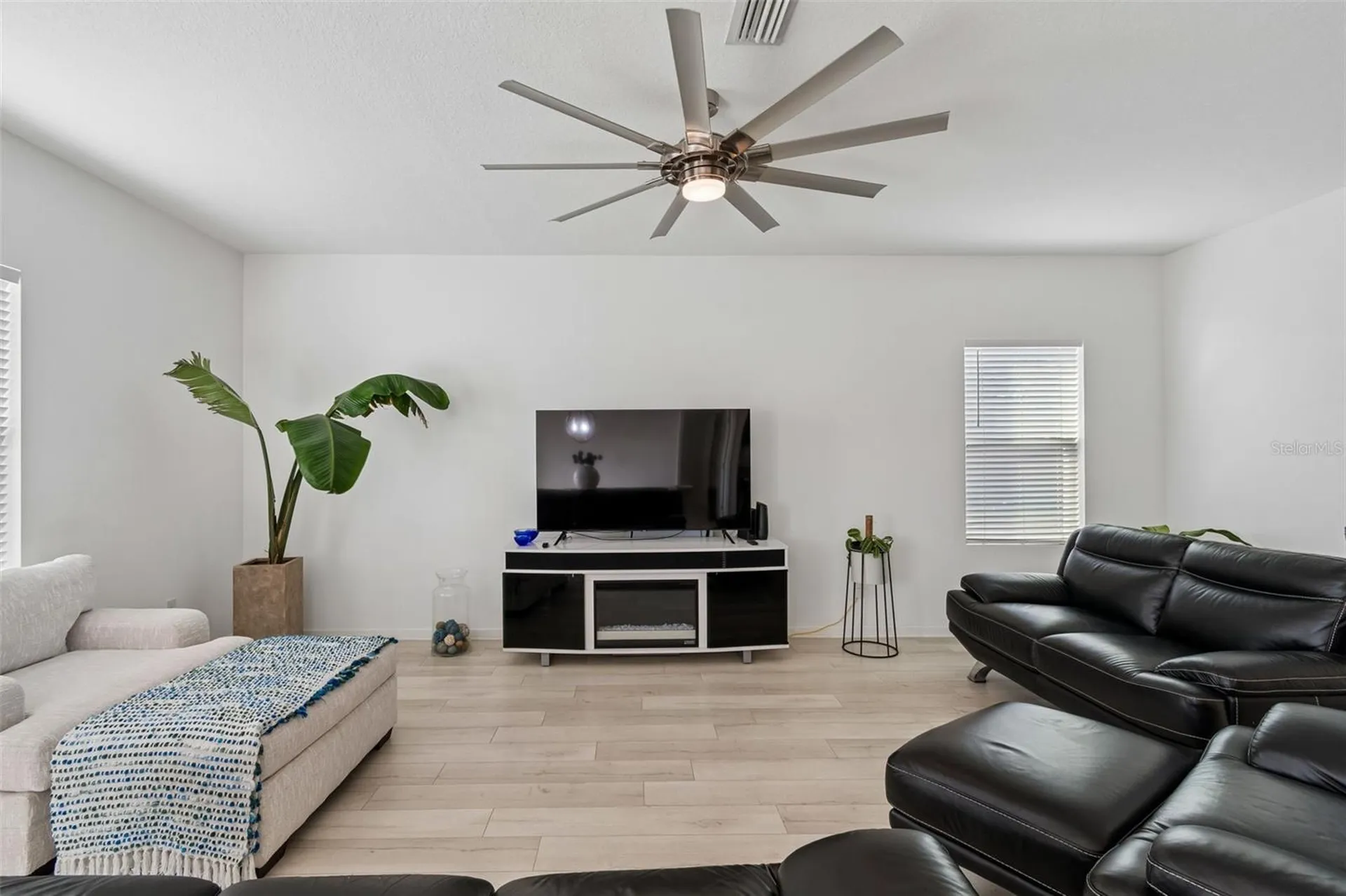 705 Garden Oaks Square Seffner FL 33584