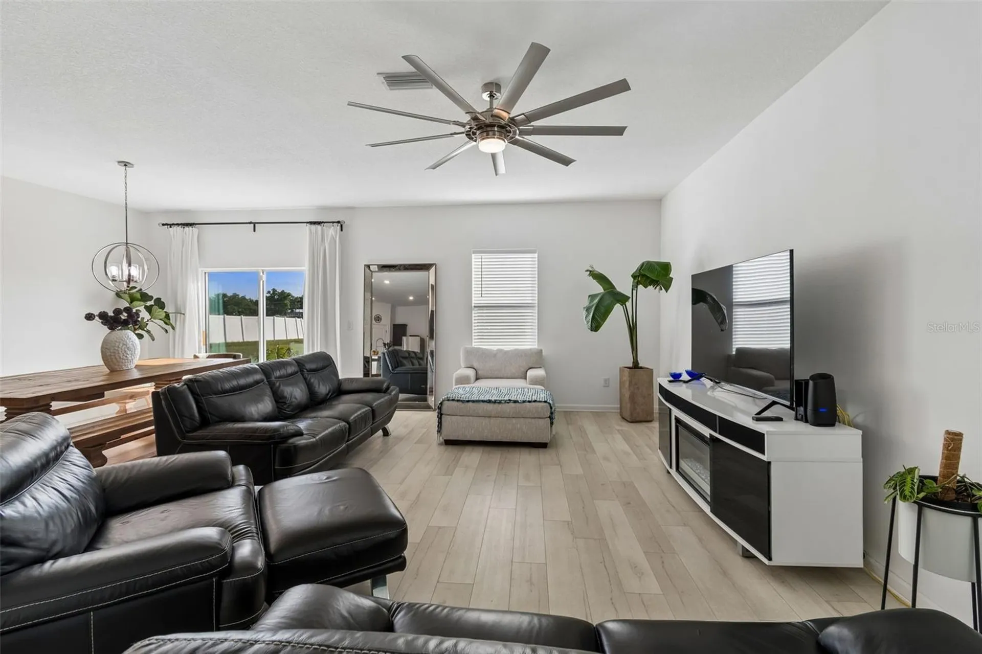 705 Garden Oaks Square Seffner FL 33584