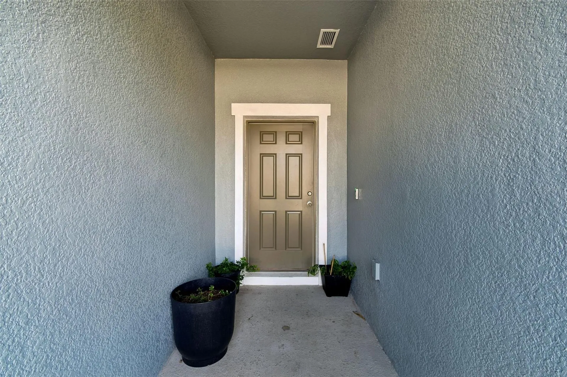 705 Garden Oaks Square Seffner FL 33584