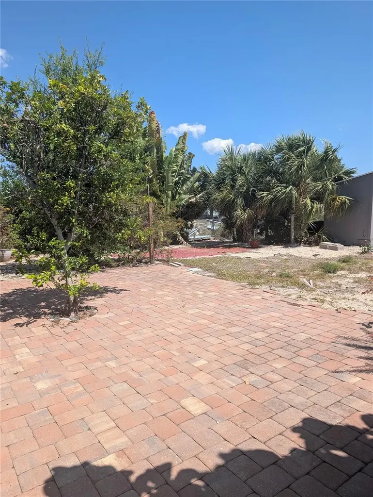 1273 Kingfisher Drive Englewood FL 34224