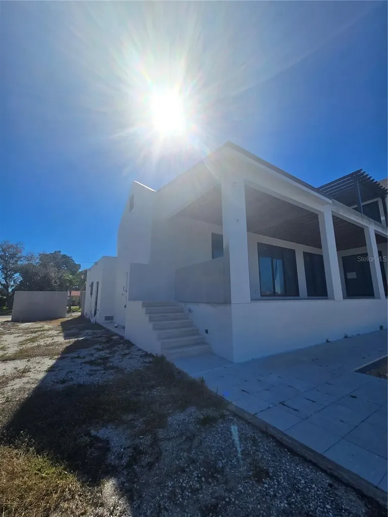 927 Contento Street Sarasota FL 34242