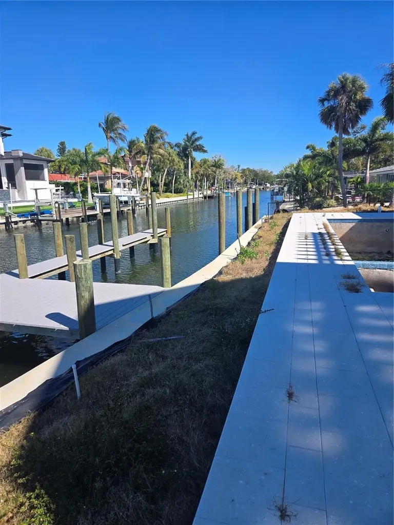 927 Contento Street Sarasota FL 34242