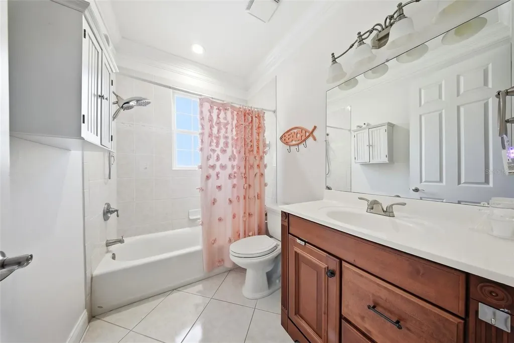 234 36th Avenue NE St Petersburg FL 33704