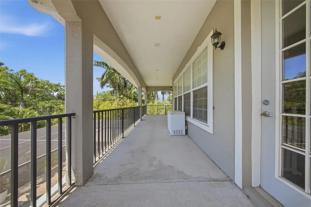 234 36th Avenue NE St Petersburg FL 33704