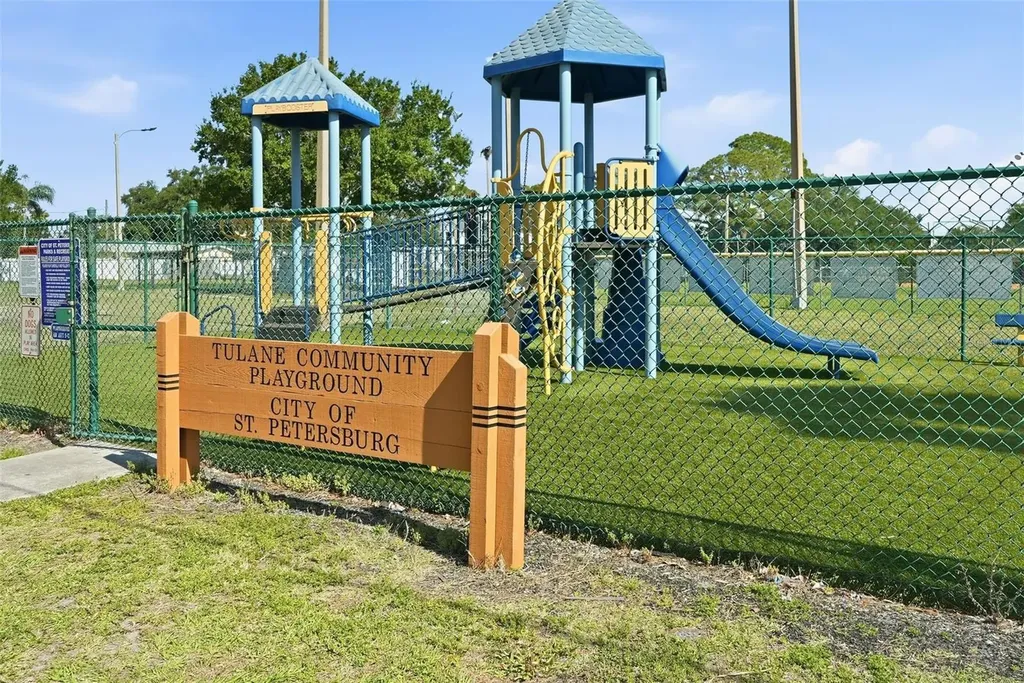 234 36th Avenue NE St Petersburg FL 33704