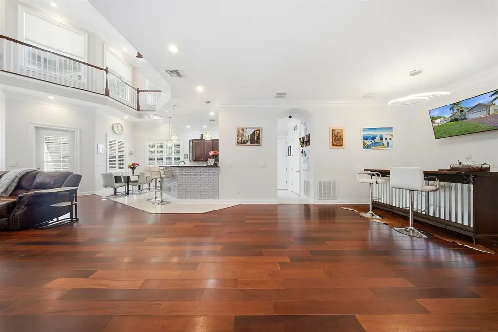234 36th Avenue NE St Petersburg FL 33704